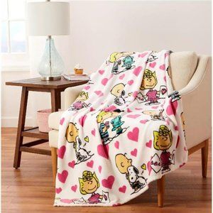 Valentine Day Print, Super Soft Cozy Lightweight Plush 46" x 60", Peanuts Snoop